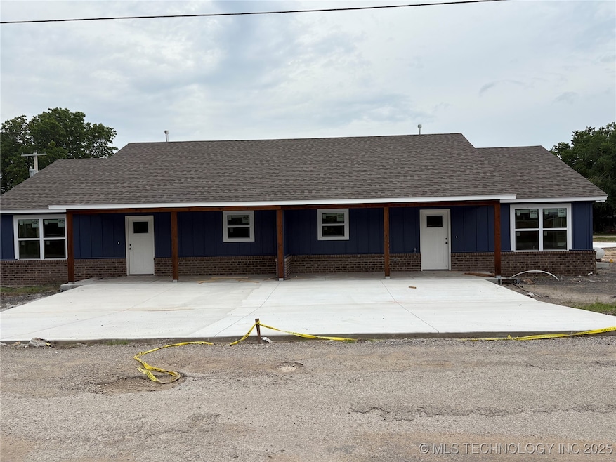 307 N Reading St, Beggs, OK 74421 - photo 1