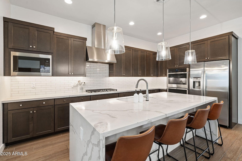 813 E Paseo Way, Phoenix, AZ 85042 - photo 1