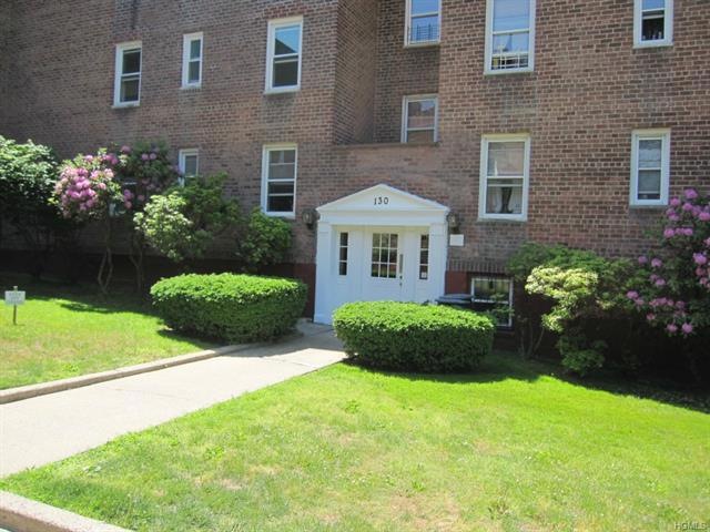 130 Ravine Ave unit 1-A, Yonkers, NY 10701 - photo 1