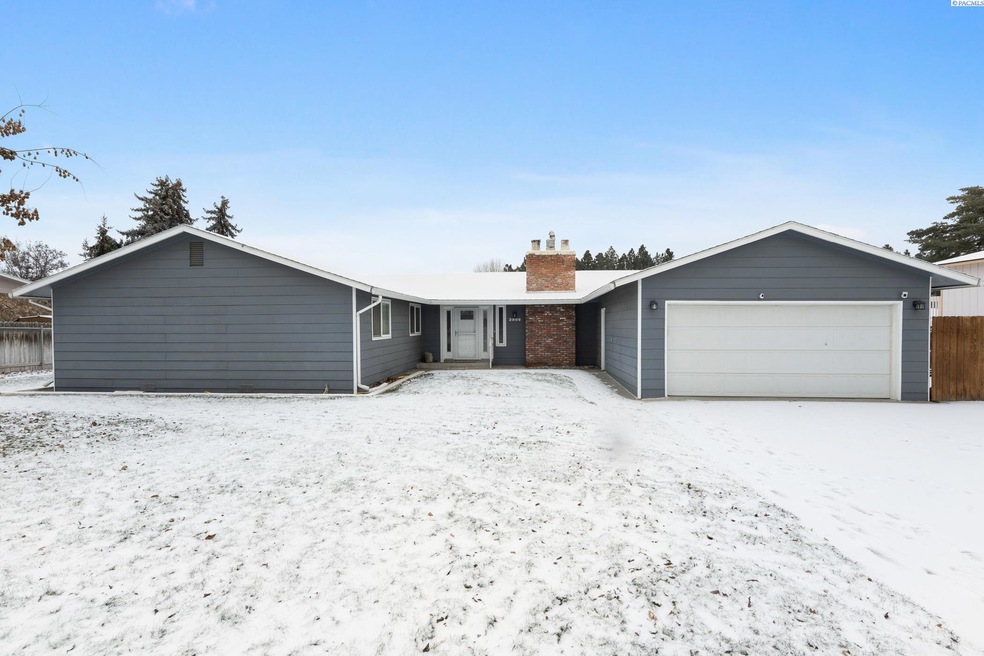 3906 W 15th Ave, Kennewick, WA 99338 - photo 1