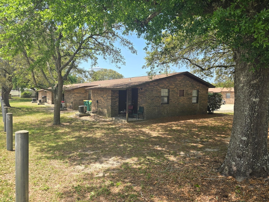 818 Lark St - 2 duplexes