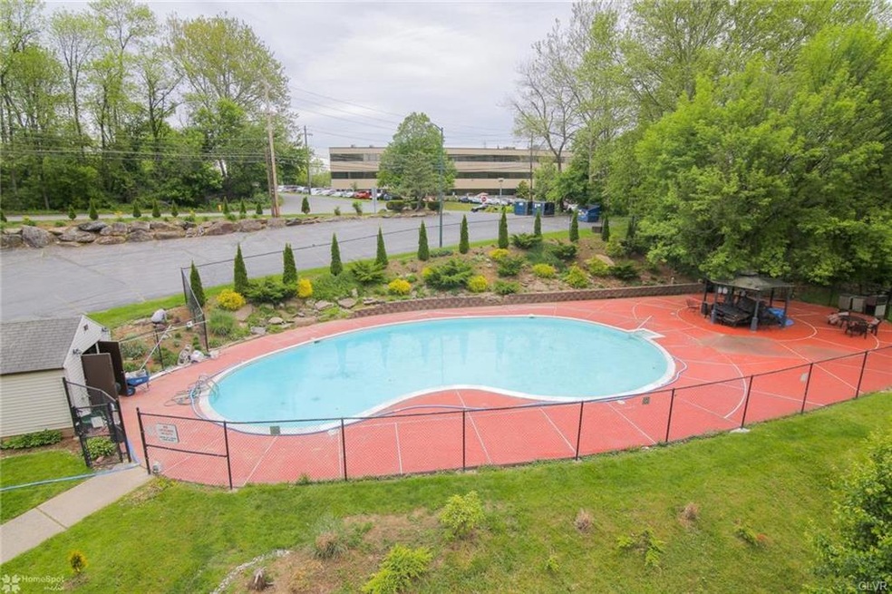 1590 Alta Dr unit 16, Whitehall, PA 18052 - photo 1