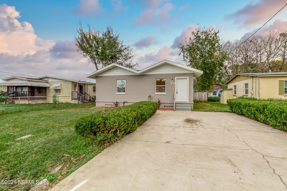 1009 Velma St, Jacksonville, FL 32205 - photo 1