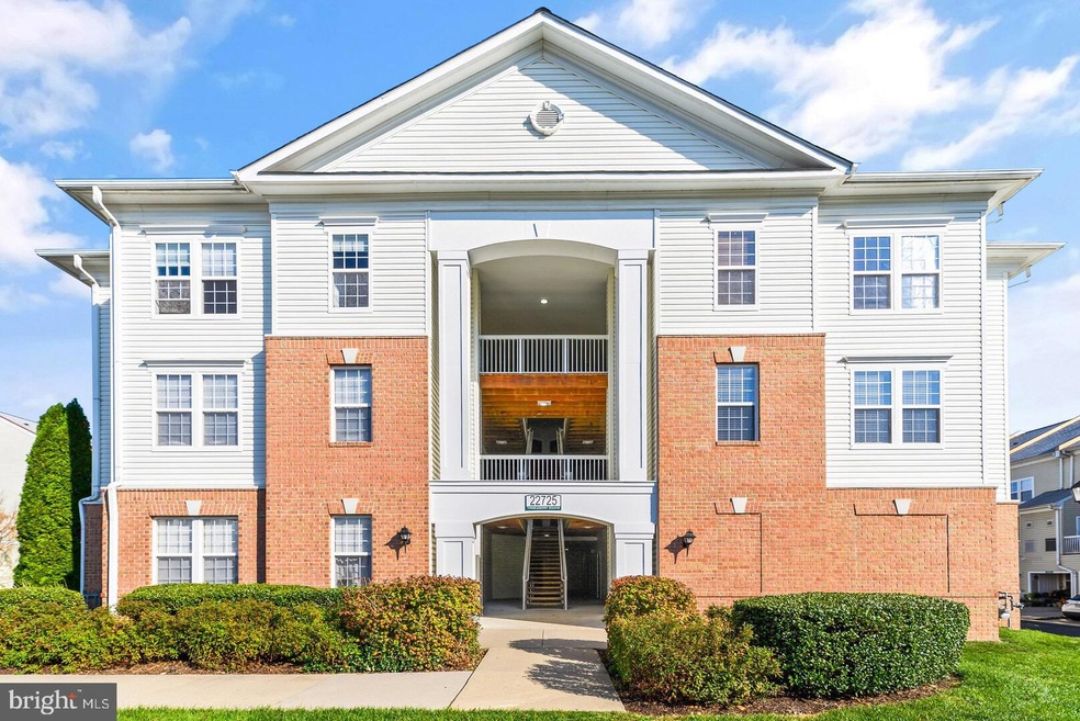 22725 Thimbleberry Square unit 202, Ashburn, VA 20148 - photo 1