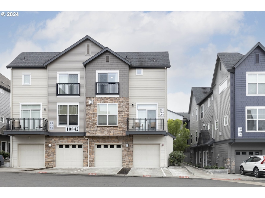 10842 NE Red Wing Way unit 203, Hillsboro, OR 97006 - photo 1