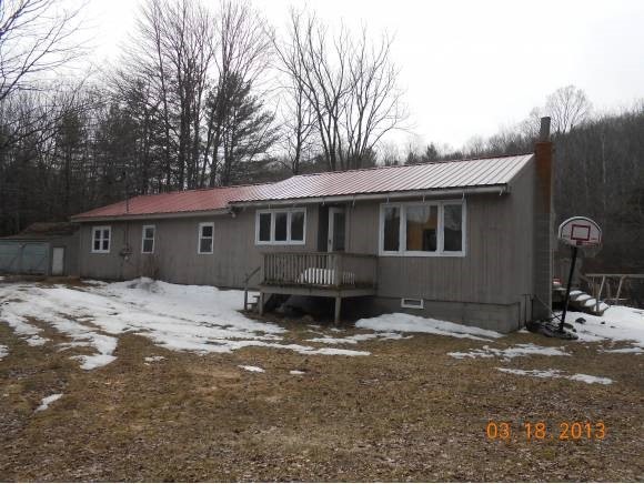 526 Elm St, Claremont, NH 03743 - photo 1