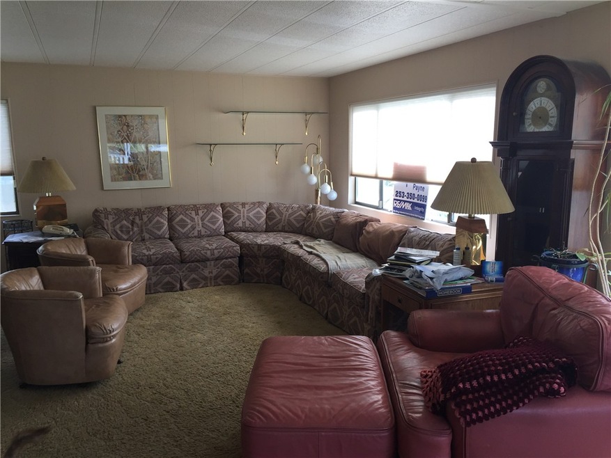 923 Pine Dr, Enumclaw, WA 98022 - photo 1