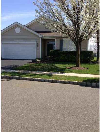 18 Allister Ln, Columbus, NJ 08022 - photo 1