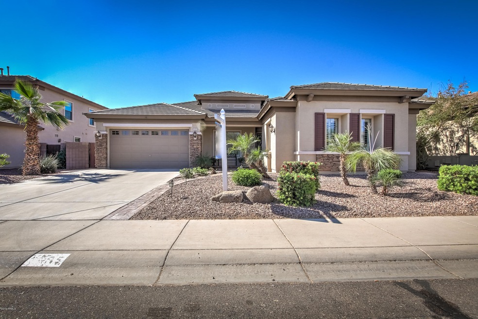 1605 E Grand Canyon Dr, Chandler, AZ 85249 - photo 1