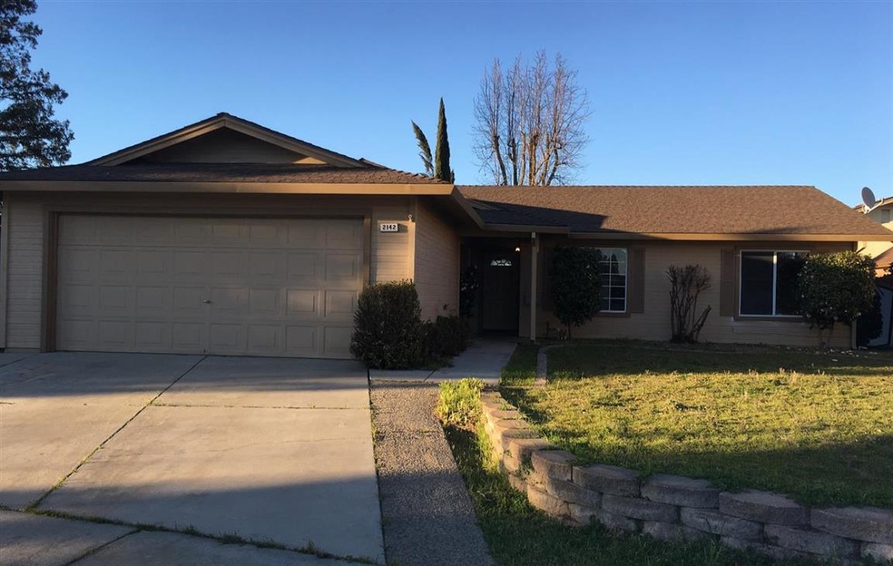 2142 Nutshell Cir, Oakdale, CA 95361 - photo 1