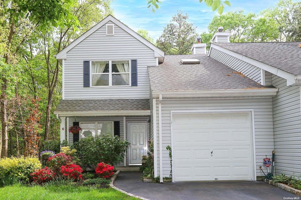 6 Lindsey Ct, Holtsville, NY 11742 - photo 1