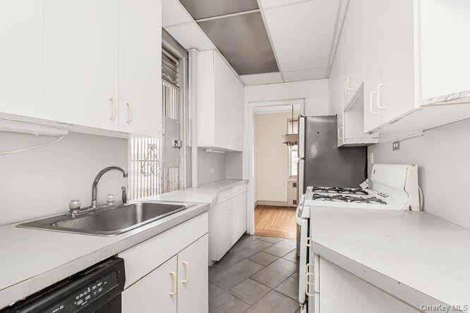 2600 Henry Hudson Pkwy unit 5D, Bronx, NY 10463 - photo 1