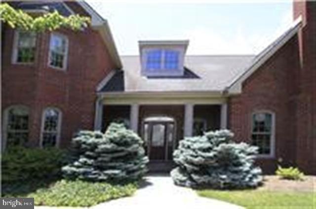 10 Westwind Dr, Lemoyne, PA 17043 - photo 1