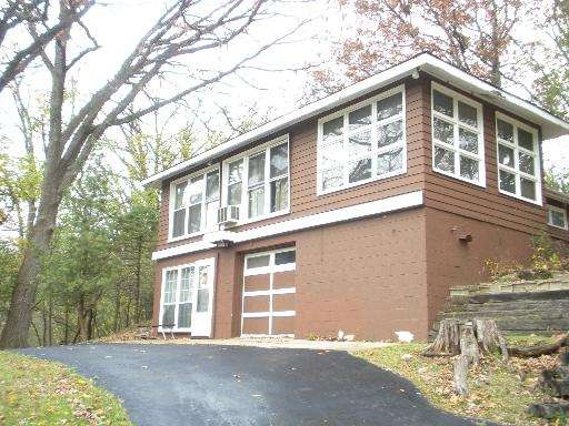 975 Williams Rd, Carpentersville, IL 60110 - photo 1