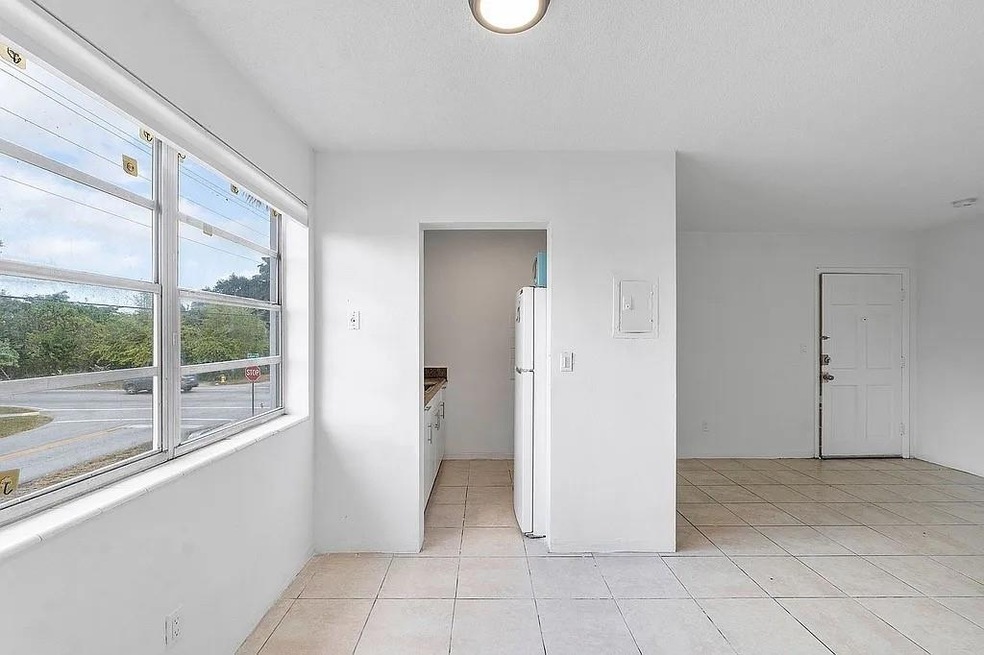 14950 N Miami Ave unit 4, Miami, FL 33168 - photo 1