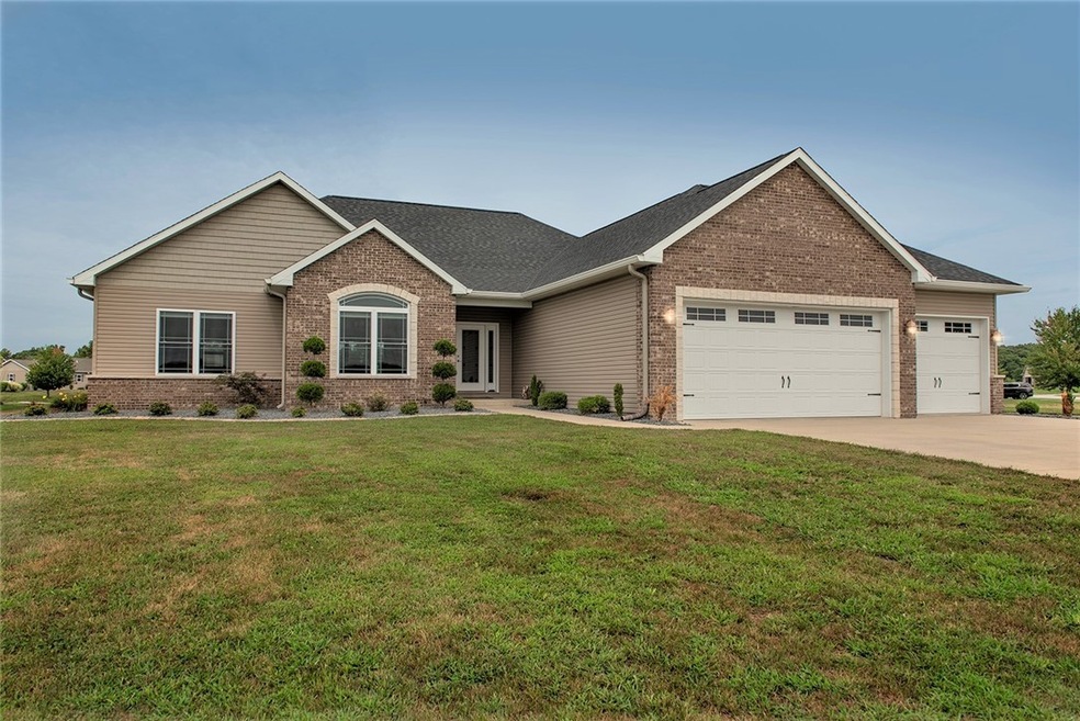 16775 Stoneridge Dr, Effingham, IL 62401 - photo 1