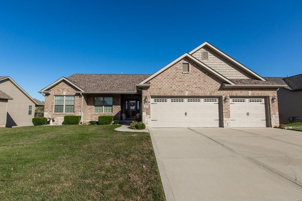 1876 Crimson Oak Dr, Maryville, IL 62062 - photo 1