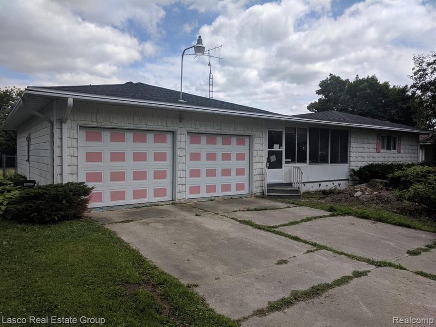 5493 Nichols Rd, Swartz Creek, MI 48473 - photo 1