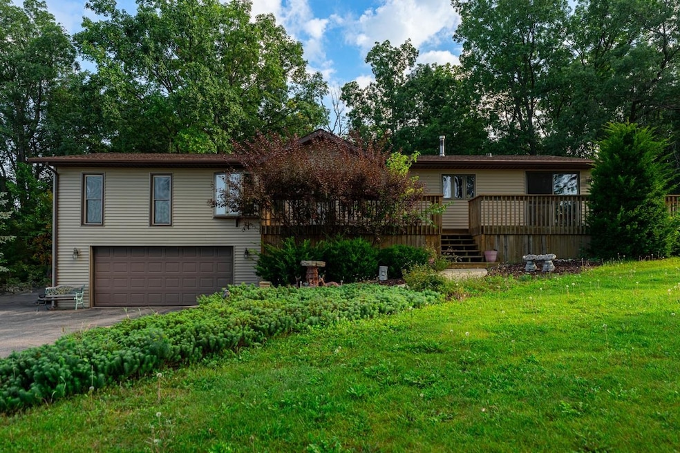 1005 Autumn Ct, Davis, IL 61019 - photo 1