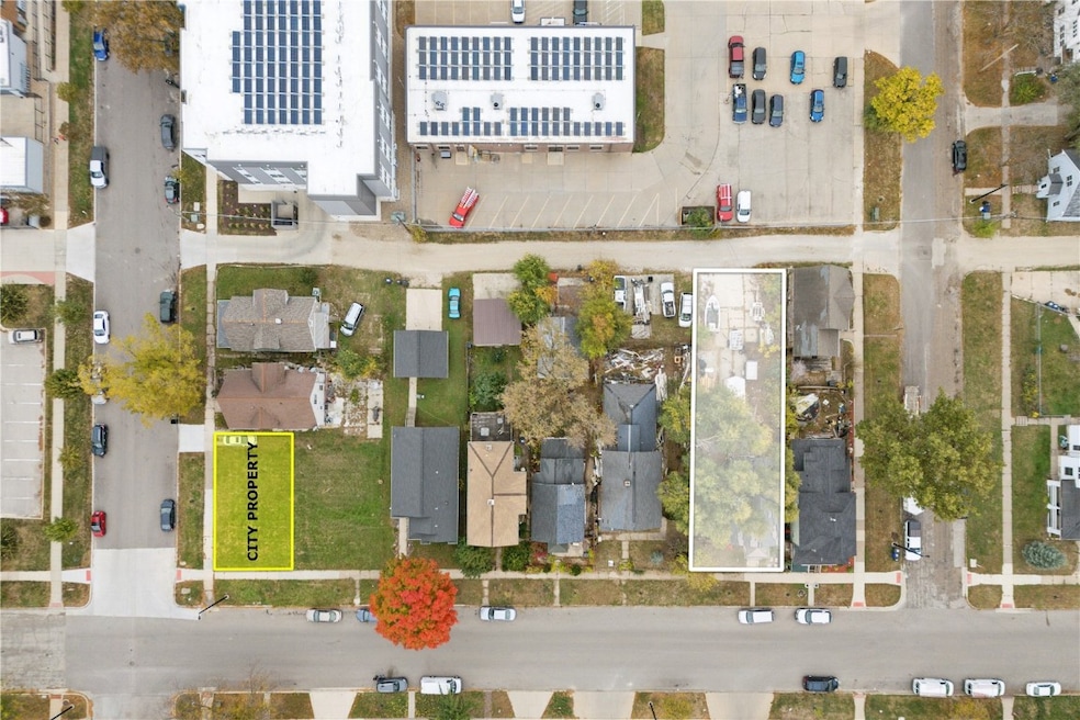 525 2nd St SW, Cedar Rapids, IA 52404 - photo 1