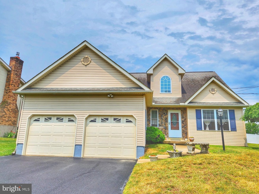 4133 Scheidys Rd, Whitehall, PA 18052 - photo 1