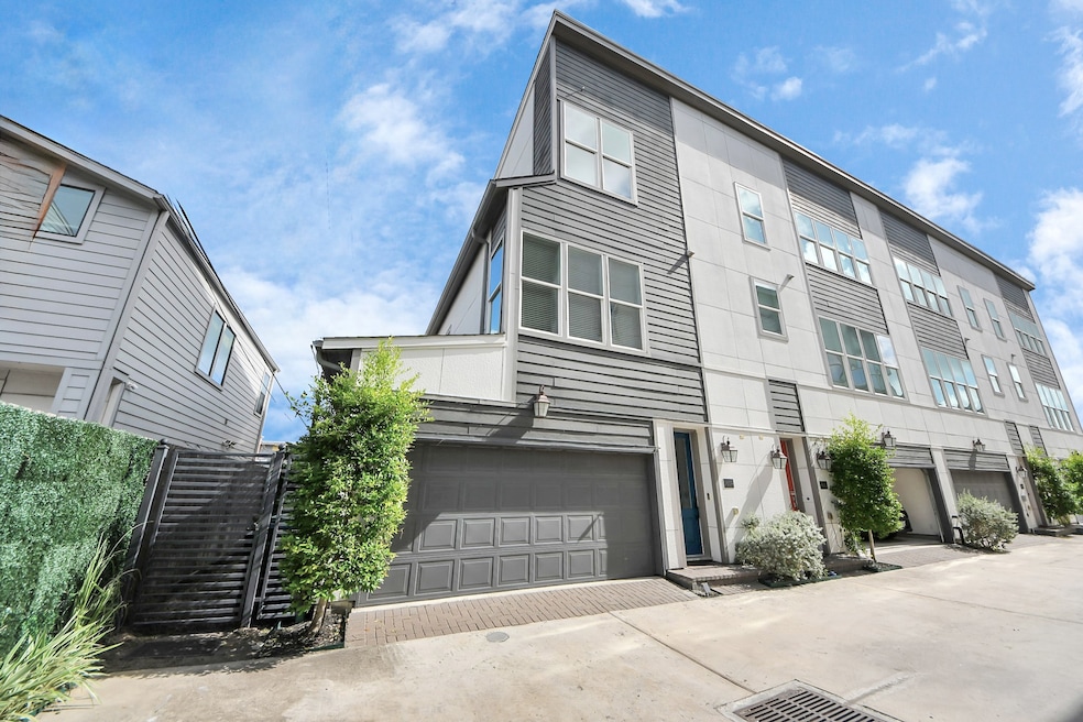 For Rent $2,700/month • Co-Listing Agent