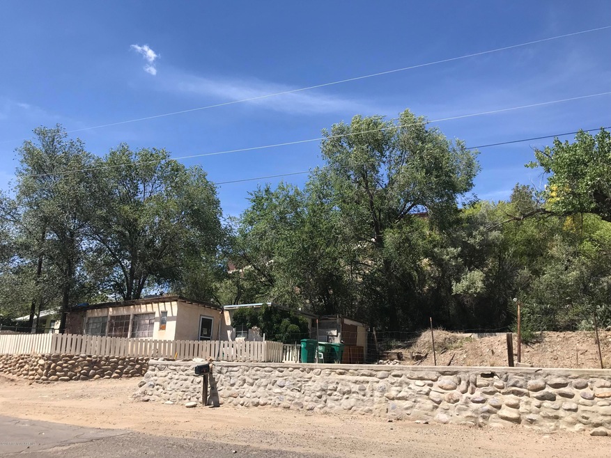 700 W Douglas Street