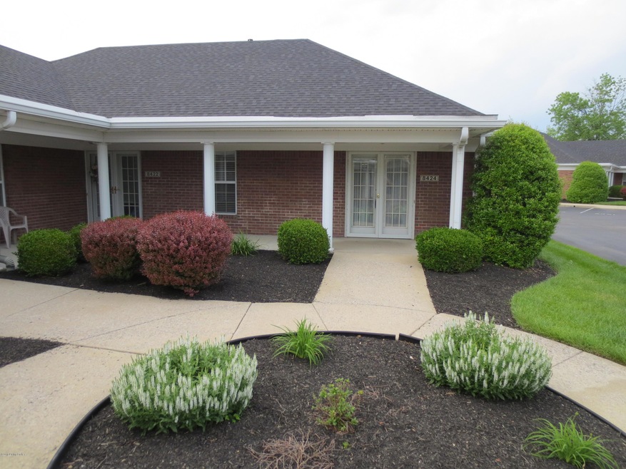 8424 Elsie Ct unit 8424, Louisville, KY 40228 - photo 1