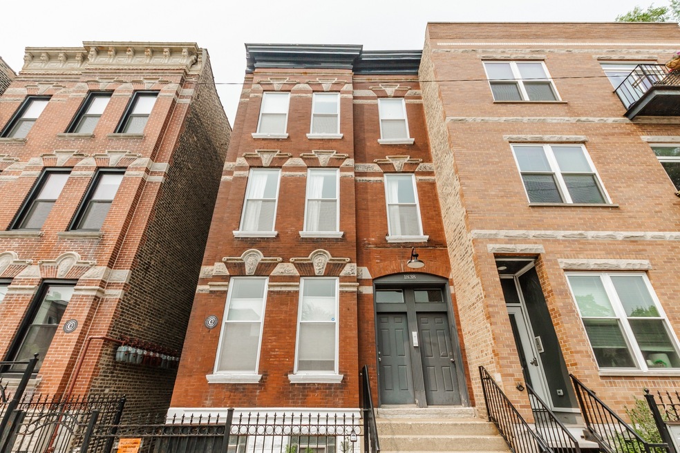 1838 W Augusta Blvd unit 1R, Chicago, IL 60622 - photo 1