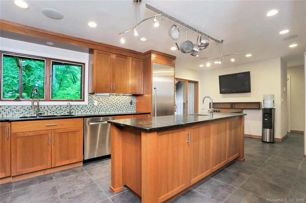 107 Blackberry Dr, Stamford, CT 06903 - photo 1