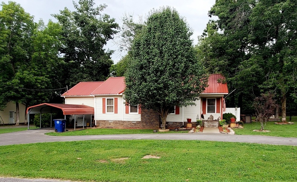 212 Tremont Dr, Shelbyville, TN 37160 - photo 1