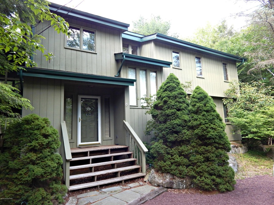 6121 Lakeview Dr, Pocono Pines, PA 18350 - photo 1