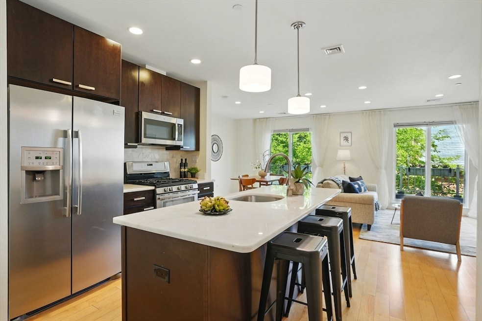 65 Beacon St unit 303, Somerville, MA 02143 - photo 1