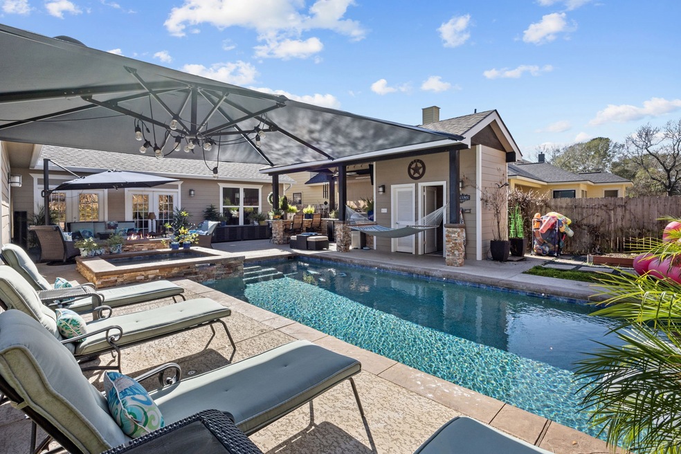 1522 Cheshire Ln, Houston, TX 77018 - photo 1