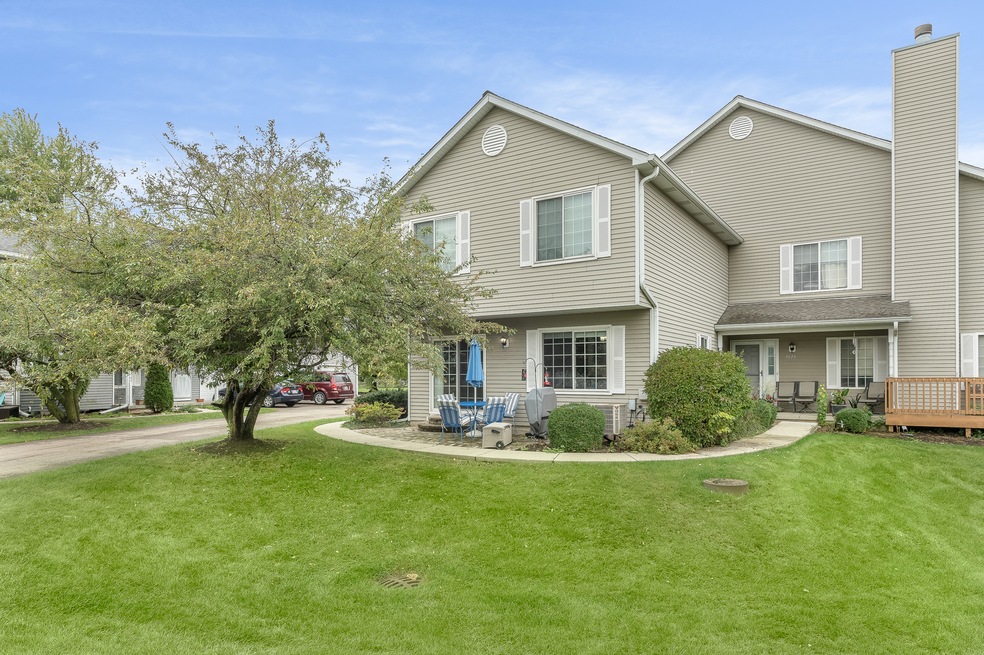 1806 Bridle Post Dr unit 1A, Aurora, IL 60506 - photo 1