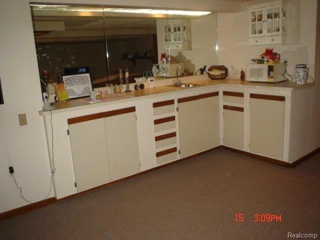 Basement Counter and sink.JPG