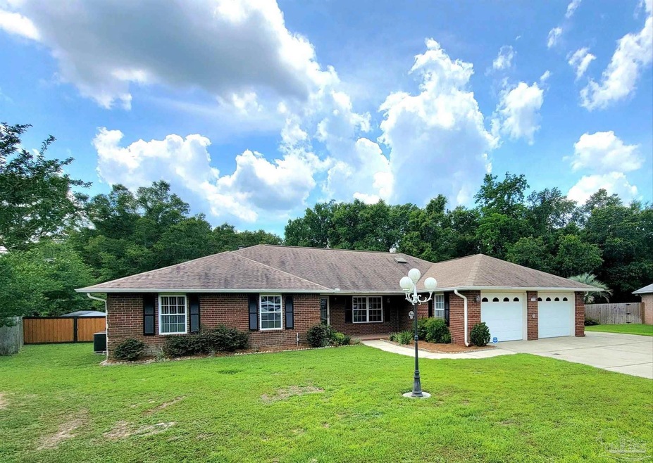 3380 Holt Cir, Pensacola, FL 32526 - photo 1