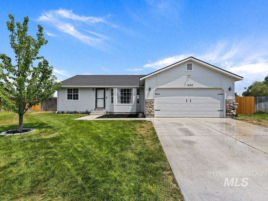 1300 Willow Creek Dr, Nampa, ID 83686 - photo 1