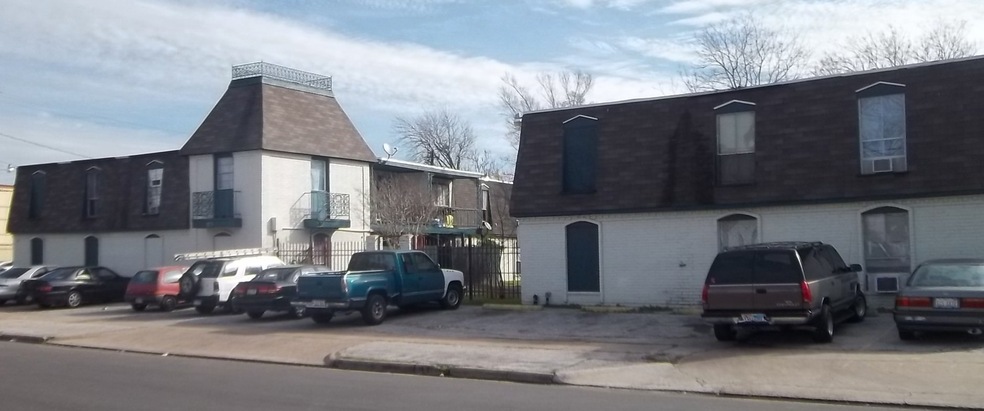 6215 Tierwester St unit 5, Houston, TX 77021 - photo 1