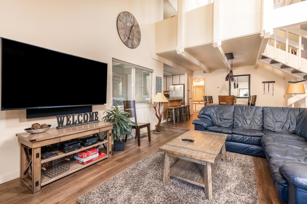 17638 Tennis Village unit 32, Sunriver, OR 97707 - photo 1