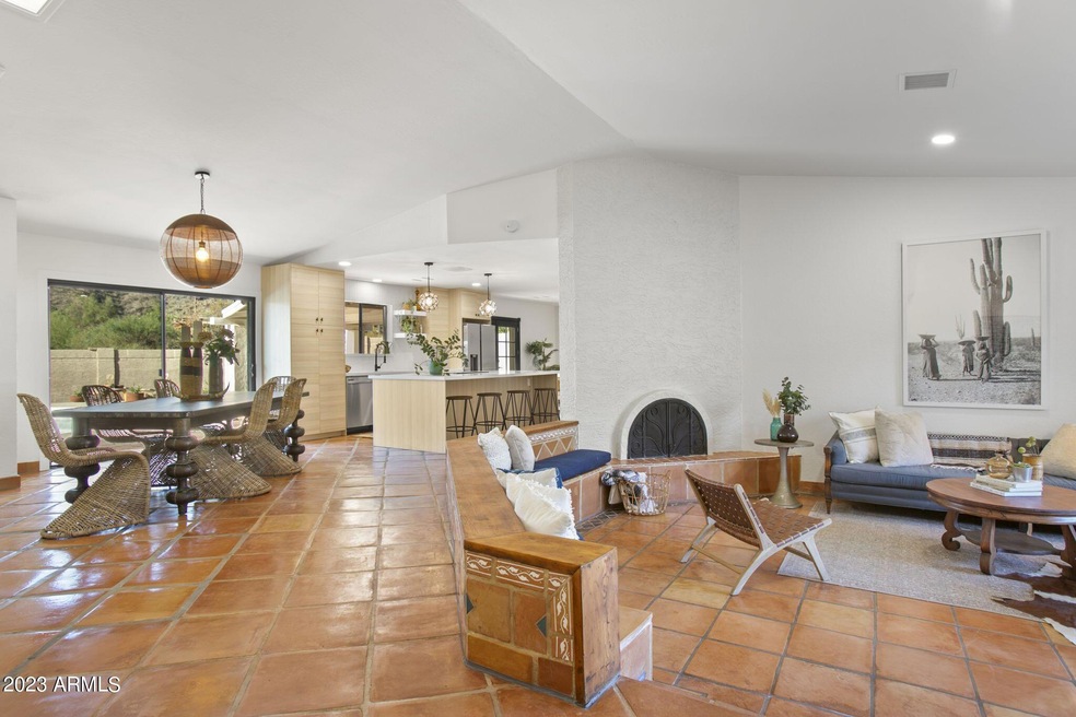 5-web-or-mls-9424-n-17th-way