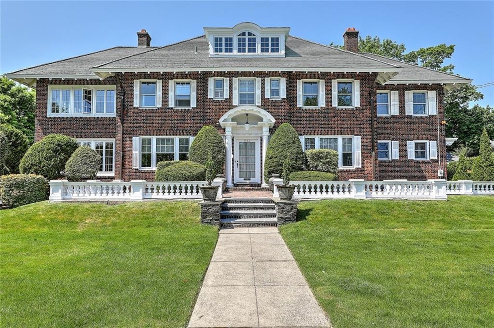 1363 Narragansett Blvd, Cranston, RI 02905 - photo 1