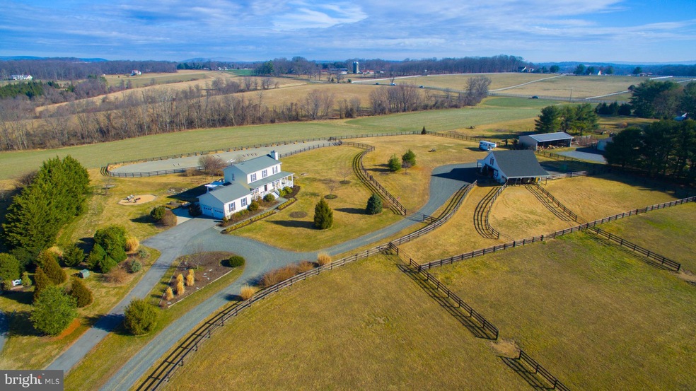 19394 Colchester Rd, Purcellville, VA 20132 - photo 1