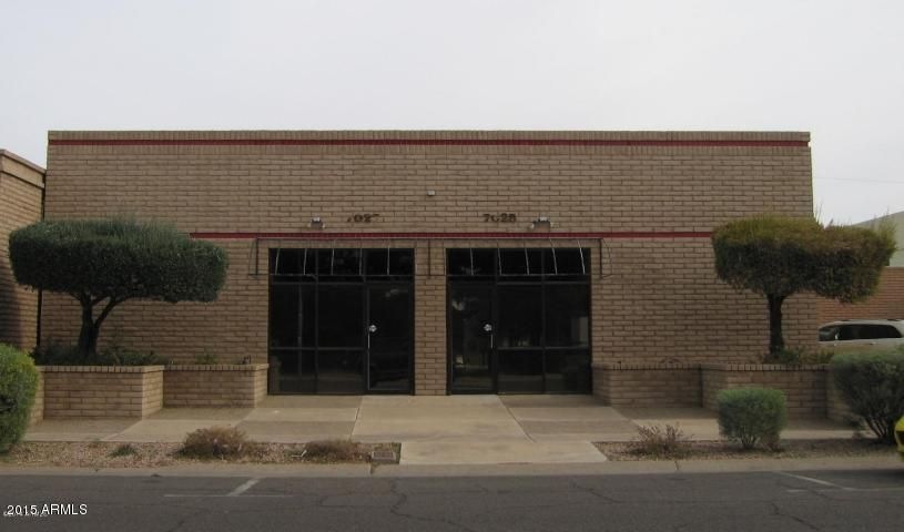 7025 N 56th Ave, Glen Dale, AZ 85301 - photo 1