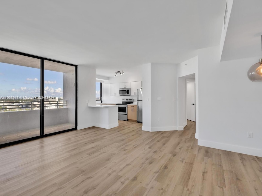 The Waverly at South Beach unit 1511, Miami Beach, FL 33139 - photo 1