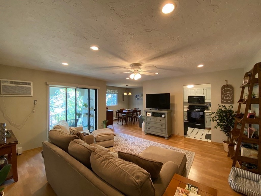 300 Fellsview Terrace unit 305, Stoneham, MA 02180 - photo 1