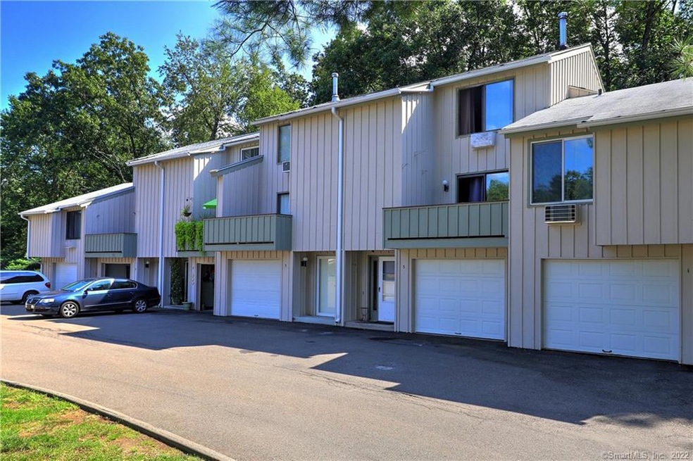 9 Wauwinet Ct unit 9, Guilford, CT 06437 - photo 1