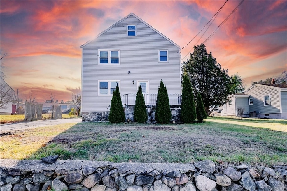 8 Pine St unit 1, Peabody, MA 01960 - photo 1