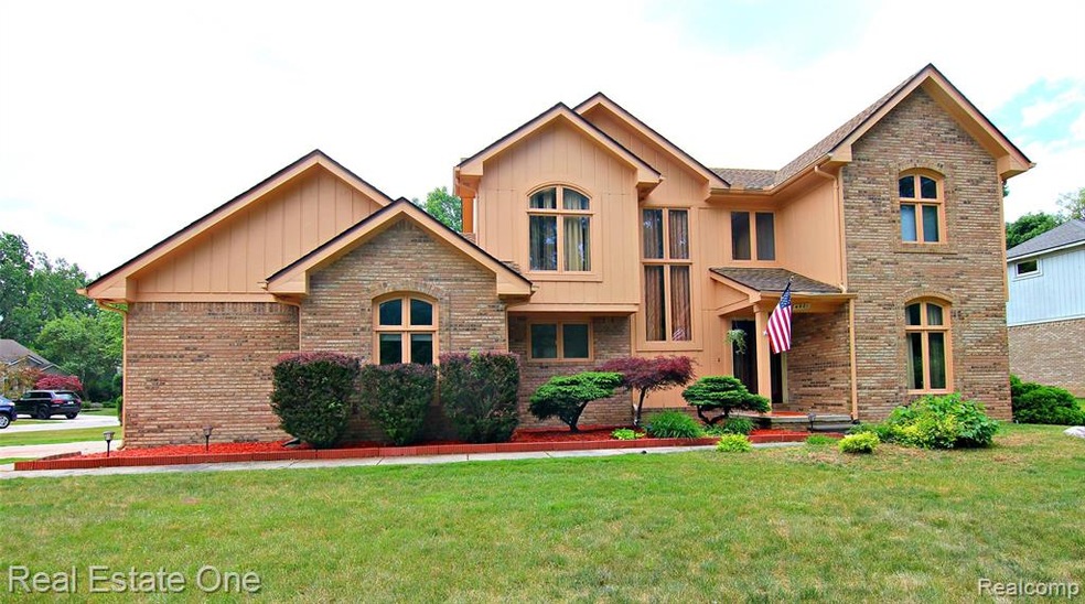 W Pond Cir Front.jpg