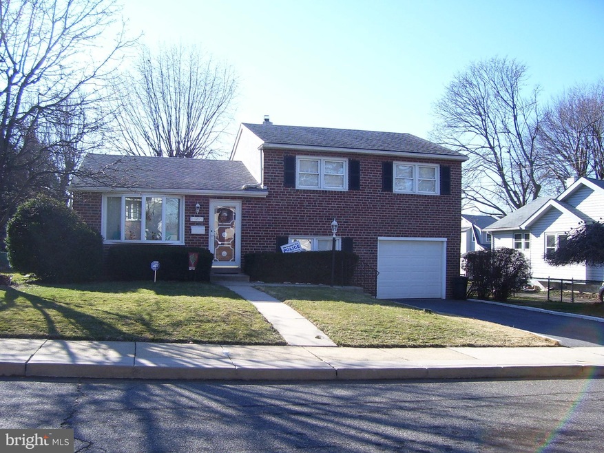 524 Crotzer Ave, Folcroft, PA 19032 - photo 1